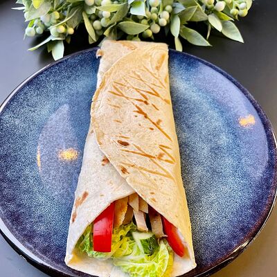 Буррито с курицей в Caramel по цене 280 ₽