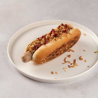 Датский хот-дог с cвинoй колбаской в Сабирос по цене 410 ₽