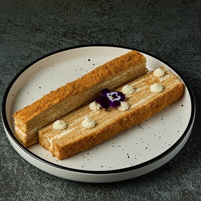 Медовик в Игристые по цене 390 ₽