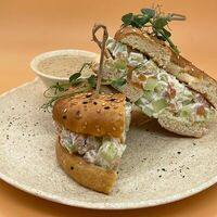 Бейгл с лососем в Native