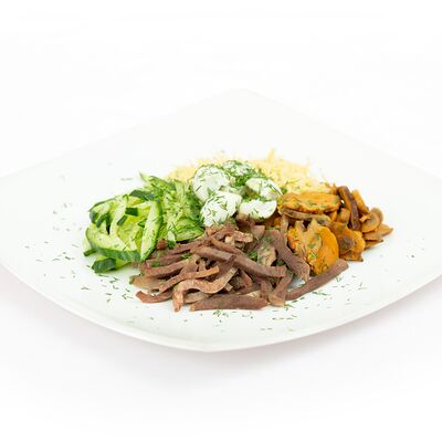 Салат Сюрприз в Кафе роща по цене 490 ₽