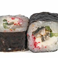 Ролл с угрем и сливочным сыром в Sushi Kitchen