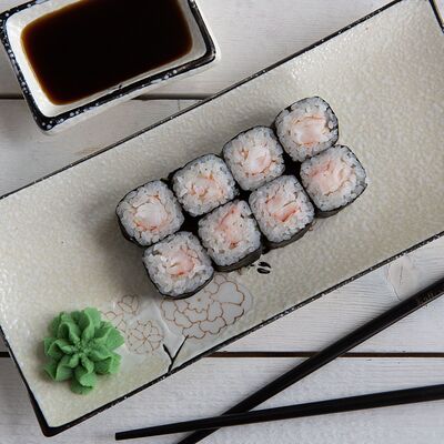 Холодный ролл Классика с креветкой в 4 Лосося по цене 349