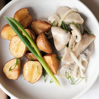 Грузди с молодым картофелем в Эларджи по цене 1230 ₽