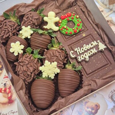 Клубника в шоколаде, Новогодняя дверь в Strawberry Мастерская клубники в шоколаде по цене 4300 ₽