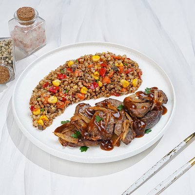 Печень по-венециански с гречкой в Магбургер & Братья Караваевы по цене 330