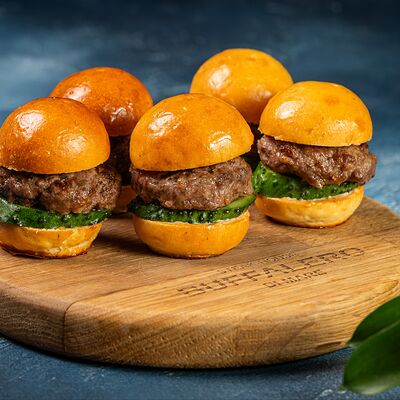 Микро бургеры из мраморной говядины в Buffalero di Mare по цене 1750 ₽