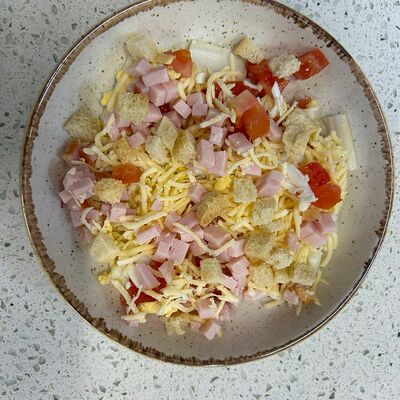 Салат Санта-Фе с карбонадом в Кофеин по цене 350