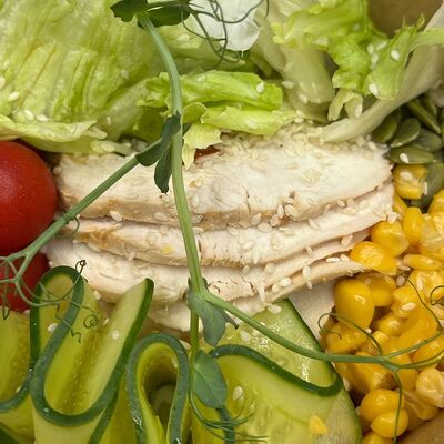 Боул с курицей и булгуромв Ной по цене 370 ₽