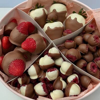 Киндер ягодка в Chokoberry по цене 13700 ₽