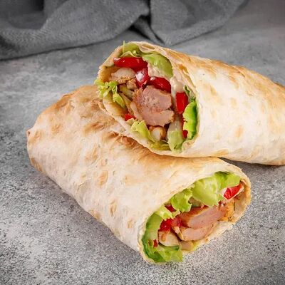 Шаурма Спорт курица в КОМБИНАТ шаурма и стритфуд по цене 334 ₽