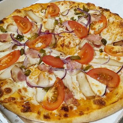 Пицца Русская в Добрый Шеф по цене 520 ₽