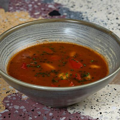 Густой Венгерский суп с чипетками в Pink milk x Lift по цене 690 ₽