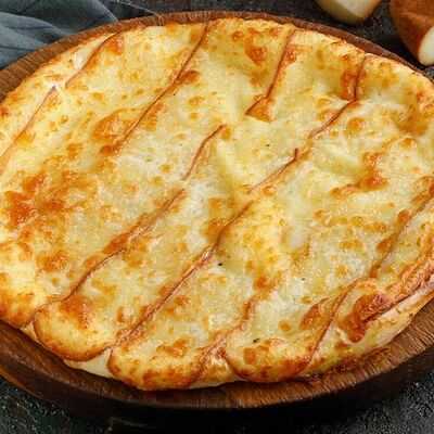 Хачапури с копченым сыром Сулугуни в Баклажан в ТЦ 