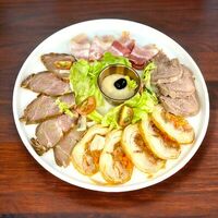 Мясная тарелка в Asado