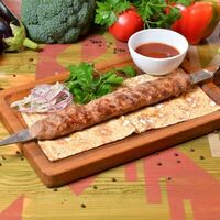 Люля-кебаб из телятины с соусом сацебели в АйДаБаран