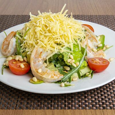 Цезарь с креветками в Atmosphere по цене 720 ₽