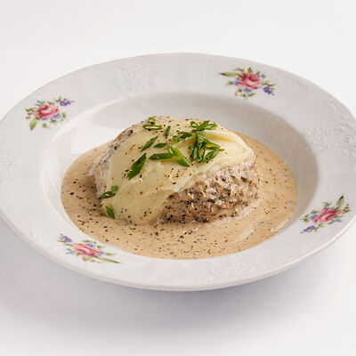 Рубленый бифштекс с картофельным пюре в Saviv по цене 1600 ₽