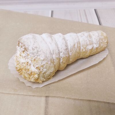 Трубочка с белковым кремом в Брусникино по цене 149 ₽