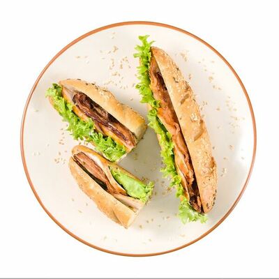 Багет с беконом и курицей барбекю в Азбука Вкуса Экспресс Меню по цене 258 ₽