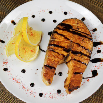 Стейк из семги на мангале в Гриль хаус по цене 850 ₽