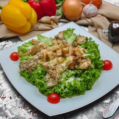 Салат Цезарь с курочкой в Вкусное место по цене 300 ₽