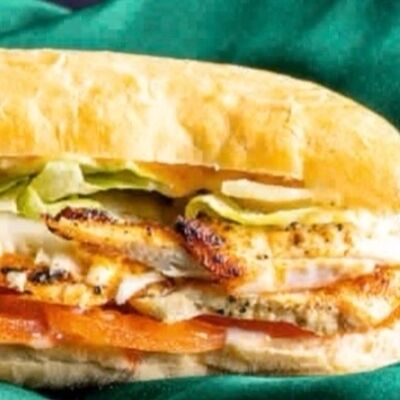 Сэндвич с курицей в The Best Burger по цене 555 ₽