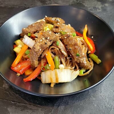 Лапша Соба с говядинойв Лапшичная ВокБери по цене 565 ₽