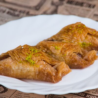 Пахлава (конвертик)в Пироги чуду по цене 90 ₽