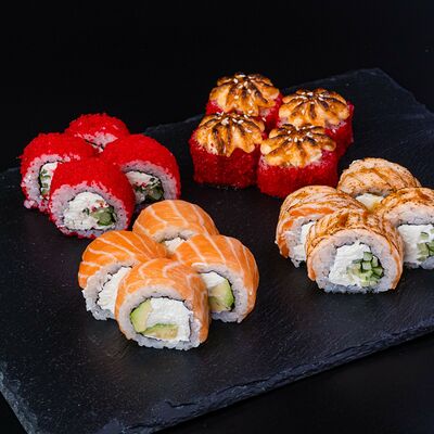 Сет тет-а-тет в СушиТаяки по цене 2571 ₽