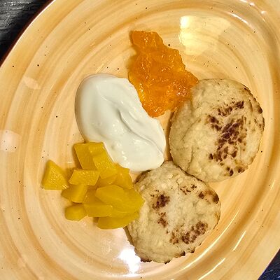 Сырники с топпингами 2 шт. в Траттория Semplice по цене 350 ₽