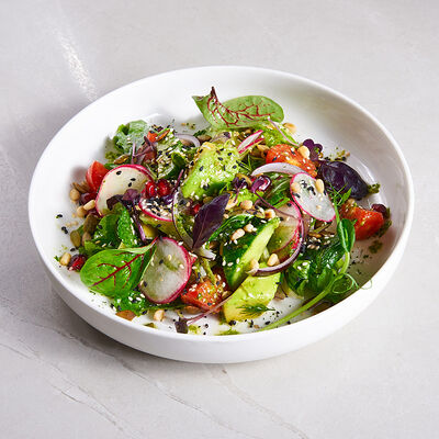 Салат зеленый с авокадо в Sugar Mama по цене 630 ₽