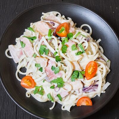 Сливочный Удон с беконом и сыром в Суши Лавка по цене 399 ₽