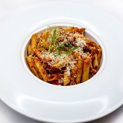 Пенне с индейкой и вялеными томатами в Собрание по цене 645 ₽