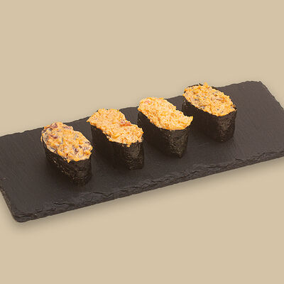 Острые суши с лососем в Додома по цене 495 ₽