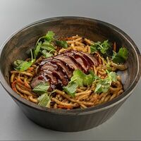 Удон с уткой, грибами и трюфельным маслом в Том Янг Бар