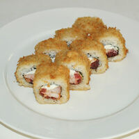 Горячий ролл Цезарь с курицей в Гиро-пицца