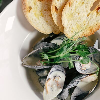 Мидии в соусе горгондзола в Рандеву по цене 620 ₽