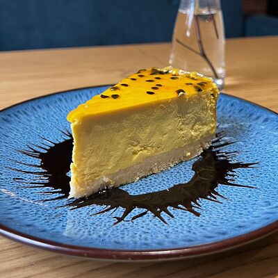 Чизкейк Манго-Маракуйя в Тема по цене 200 ₽