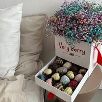 Шкатулка с гипсофилой M в Клубника в шоколаде VeryBerryLab