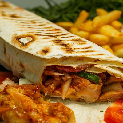 Шаурма куриная на углях big в Еда-Огонь по цене 750 ₽