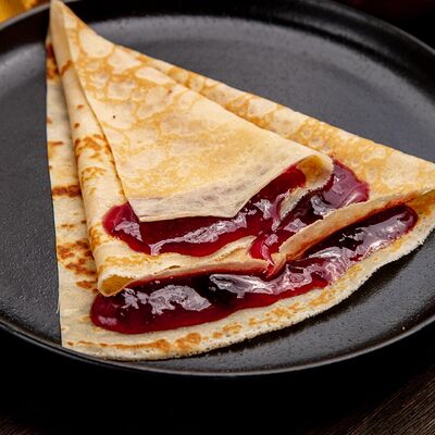 Блин с вишневым джемом в Папины блины по цене 244 ₽