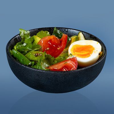Салат из свежих овощей с авокадо в Мясной цех по цене 530 ₽