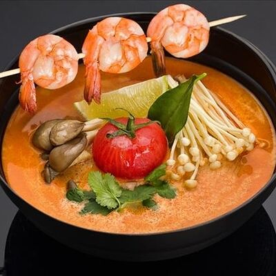 Суп Том ям с тигровыми креветками в Bluefin по цене 1260 ₽