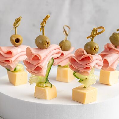 Канапе из мортаделлы и огруца в KanapeFest по цене 2120 ₽