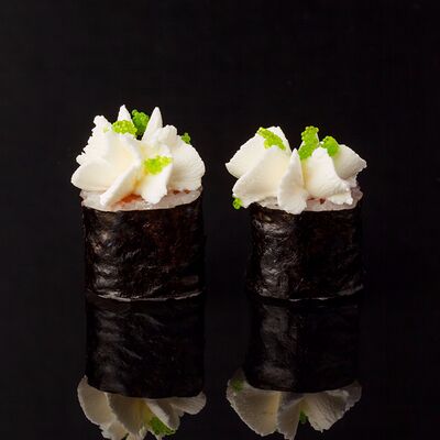 Ролл Лосось и сыр в Sushi Bar по цене 410 ₽