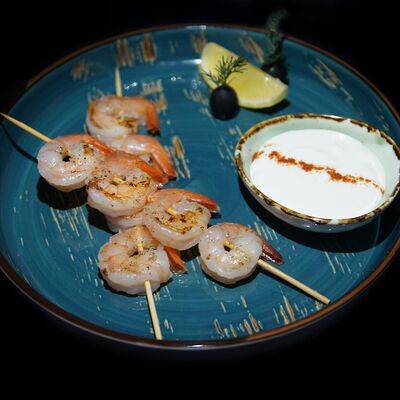 Креветки на шпажках в Пойдем зайдем по цене 570 ₽