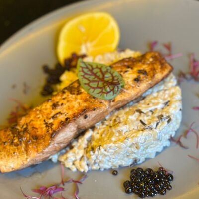 Сёмга на подушке из дикого риса в Жаба по цене 1240 ₽