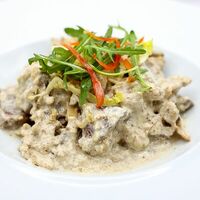 Телячий язык с ореховым соусомв Собрание