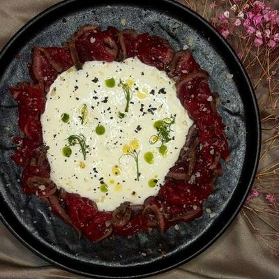 Ростбиф с муссом пармезан в MON PARIS по цене 860 ₽